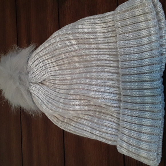 Hat Attack Rib Faux Fur Pom Hat - Picture 4 of 8